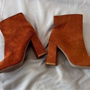Size 8 1/2 Burnt orange chunky heel ankle boot